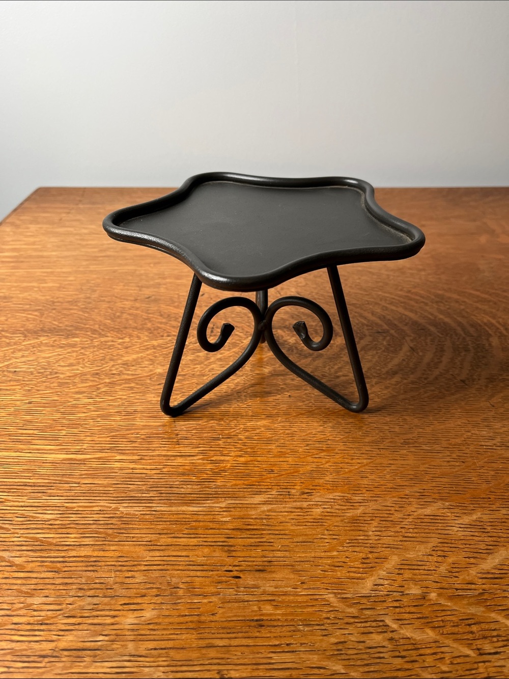 Longaberger Black Wrought Iron Star Pedestal Riser Stand (bowl not included)